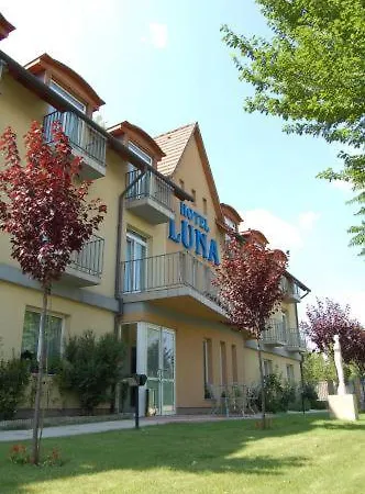 Luna ブダペスト