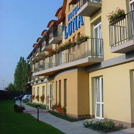 מלון Luna 3*