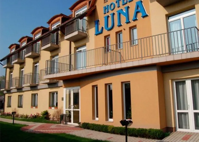 Luna Hotel