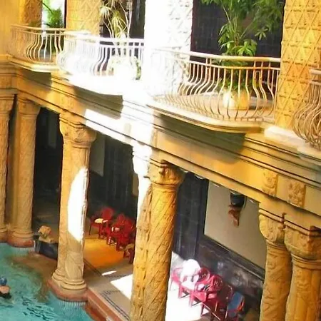 Luna Hotell