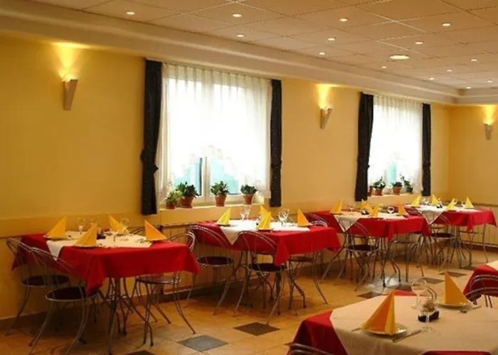 布达佩斯月亮酒店 3*